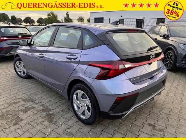 Hyundai i20 Comfort 1.2i 79PS, META-BLUE METALLIC, 5 Jahre Garantie, NAVIGATION 10,25", Klima, Parksensoren hinten, Rückfahrkamera, Alarm, Lederlenkrad, Tempomat, Armlehne vorne, Reserverad, 4x elektr. Fensterheber, Fernlicht-Assistent 