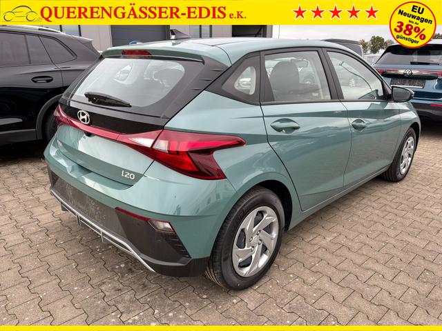 Hyundai i20 Comfort 1.2i 79PS, MANGROVE-GREEN, 5 Jahre Garantie, NAVIGATION 10,25", Klima, Parksensoren hinten, Rückfahrkamera, Alarm, Lederlenkrad, Tempomat, Armlehne vorne, Reserverad, 4x elektr. Fensterheber, Fernlicht-Assistent 