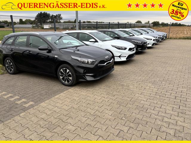 Kia Ceed Sportswagon Spin 1.5 T-GDI 140PS 6-Gang, Lunar-Silver-Metallic, 16" Alufelgen, Klimaanlage, Winter-Paket, Navigationssystem 10,25", Parksensoren hinten, Rückfahrkamera, Tempomat, Dachreling, Beheiztes Lederlenkrad, ZV mit Fernbedienung, Reserve-Notrad 