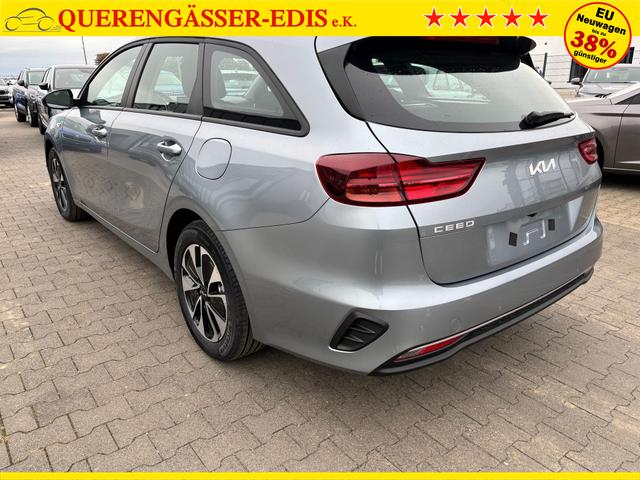 Kia Ceed Sportswagon Spin 1.5 T-GDI 140PS 6-Gang, Lunar-Silver-Metallic, 16" Alufelgen, Klimaanlage, Winter-Paket, Navigationssystem 10,25", Parksensoren hinten, Rückfahrkamera, Tempomat, Dachreling, Beheiztes Lederlenkrad, ZV mit Fernbedienung, Reserve-Notrad 