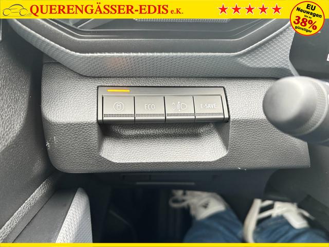 Dacia Duster Expression 1.6 HYBRID 140 AUTOMATIK (Benzin/Elektro), 17" Alufelgen "TERGAN", Klimaanlage, Rückfahrkamera, Parksensoren hinten, LED-Scheinwerfer, Radio Media 10" + Smartphone-Spiegelung, Armlehne, Dachreling, Tempomat, Verkehrszeichenerkennung, Spurassistent 