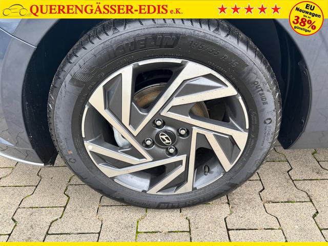 Hyundai i20 Comfort 1.2i 79PS, AURORA-GRAU METALLIC, 16" ALUFELGEN, 5 Jahre Garantie, NAVIGATION 10,25", Klima, Parksensoren hinten, Rückfahrkamera, Alarm, Lederlenkrad, Tempomat, Armlehne vorne, Reserverad, 4x elektr. Fensterheber, Fernlicht-Assistent 