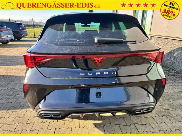 Cupra Leon Basis 1.5 TSI 150PS 6-Gang, 5 Jahre Garantie, SCHWARZ-METALLIC, EDGE-PAKET, WINTER-PAKET, 18" Alufelgen, Voll-LED-Scheinwerfer, 3Z-Climatronic, ACC/Tempomat, Digitales Cockpit, Full Link, Parksensoren v/h, Privacy-Glas, Multifunktions-Lederlenkrad 