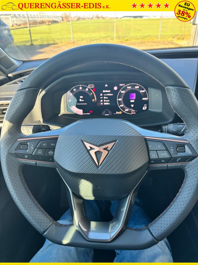 Cupra Leon Sportstourer Basis 1.5 TSI 150PS 6-Gang, 5 Jahre Garantie, AHK SCHWENKBAR, EDGE-PAKET, WINTER-PAKET, Elektr. Heckklappe, Dachreling, 18" Alu, Voll-LED-Scheinwerfer, 3Z-Climatronic, ACC/Tempomat, Digitales Cockpit, Full Link, Parksensoren v/h, Privacy-Glas, M-Lederlenkrad 