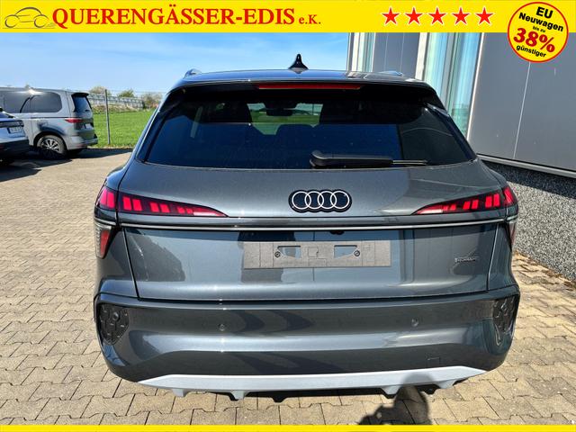 Audi Q3 Basis 2.0 TFSI quattro (Allrad) 204PS S-Tronic (Automatik), TECHPAKET PRO, Grau-Metallic, DIGITALE MATRIX-LED, Sportsitze, Elektr. Heckklappe, MMI Navigation plus, Sitzheizung, Klimaautomatik, ParkAssist Parksensoren, Privacy-Glas 