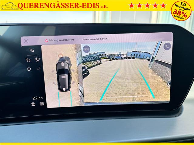 Audi Q3 Basis 2.0 TFSI quattro (Allrad) 204PS S-Tronic (Automatik), TECHPAKET PRO, Grau-Metallic, DIGITALE MATRIX-LED, Sportsitze, Elektr. Heckklappe, MMI Navigation plus, Sitzheizung, Klimaautomatik, ParkAssist Parksensoren, Privacy-Glas 