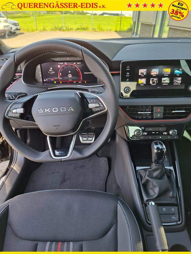 Skoda Kamiq Monte Carlo 1.5 TSI 150PS DSG, 5J GARANTIE, Schwarz-Perleffekt, 18" ALU, AHK SCHWENKBAR, Panoramadach, Matrix-LED, Parksensoren v/h, Kamera, Tempomat, Virtual Cockpit (8"!!), Kessy, Winter-Paket, Climatronic, Radio 8", SmartLink, NSW, Sport-M-Lederlenkrad beheizt 
