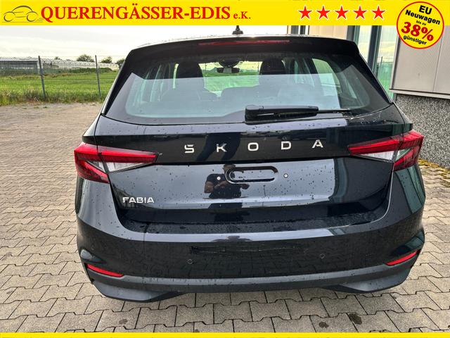 Skoda Fabia Extra Plus 1.0 TSI 116PS DSG (AUTOMATIK), 5J Garantie, BLACK-MAGIC METALLIC, CLIMATRONIC, BEHEIZTE FRONTSCHEIBE, SITZHEIZUNG, M-Lederlenkrad BEHEIZT, 15" ALU, Parksensoren hinten, R&uuml;ckfahrkamera, Infotainment 8", Virtual Cockpit, Tempomat, NSW, Wireless SmartLink 