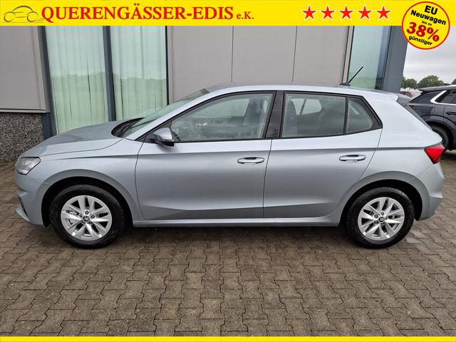 Skoda Fabia Extra Plus 1.0 TSI 116PS, 5 Jahre Garantie, SMOKEY-SILBER METALLIC, CLIMATRONIC, BEHEIZTE FRONTSCHEIBE, SITZHEIZUNG, M-Lederlenkrad BEHEIZT, 15" ALU, Parksensoren hinten, R&uuml;ckfahrkamera, Infotainment 8", Virtual Cockpit, Tempomat, NSW, Wireless SmartLink 