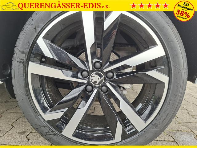 Skoda Kamiq Monte Carlo 1.5 TSI 150PS DSG, 5J GARANTIE, WEISS-MET/Dach schwarz, 18" ALU, AHK SCHWENKBAR, Panoramadach, Matrix-LED, Parksensoren v/h, Kamera, Tempomat, Virtual Cockpit (8"!!), Kessy, Winter-Paket, Climatronic, Radio 8", SmartLink, NSW, Sport-M-Lederlenkrad beheizt 