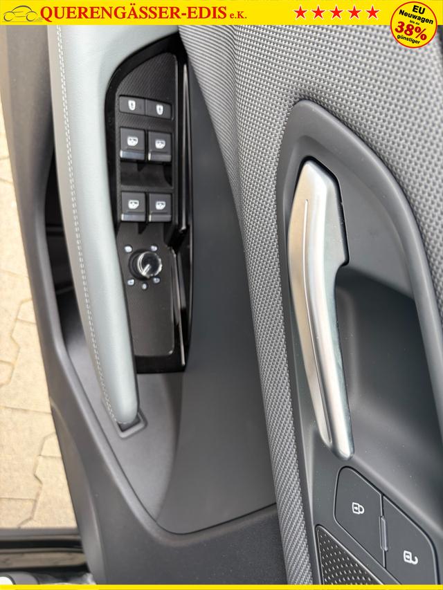Audi Q3 Basis 2.0 TSI 204PS quattro (Allrad), 5 JAHRE GARANTIE, Technopaket PLUS, Metallic, Anh&auml;ngerkupplung, PANORAMADACH, DIGITALE MATRIX, Exterieur+Interieur S line Paket, 20" ALU 5-Speichen-Tripod, PRIVACY-Glas, SPORTPAKET, Exterieurpaket schwarz, Dynamikpaket 