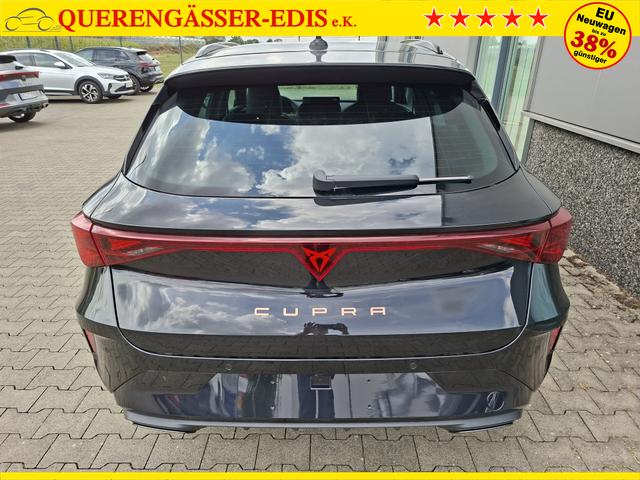 Cupra Leon Sportstourer Basis 1.5 eTSI 150PS DSG (AUTOMATIK), GRAU-MET, ANH&Auml;NGERKUPPLUNG, ELEKTR. HECKKLAPPE, KESSY, ALARM, R&Uuml;CKFAHRKAMERA, 18" Alu, Sitzheizung, M-Lederlenkrad beheizt, Parksensoren vorne und hinten, Adaptiver Tempomat, 3-Zonen-Climatronic, Radio 12,9" + Full Link 