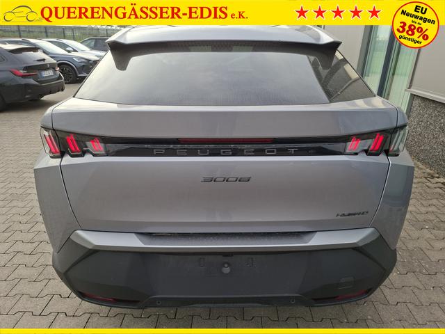 Peugeot 3008 Allure Hybrid 145PS e-DCS6 (Automatik), Grau-Metallic, ANH&Auml;NGERKUPPLUNG, Panorama-Navigations-Paket, Grip-Control-Paket, 19" ALU, Beh. Frontscheibe, Trennnetz, Adaptiver Tempomat, Toter-Winkel, 360&deg;Kamera, Parksensoren vorn/hinten, Lenkradheizung, Alarmanlage 