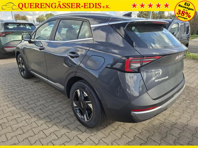Kia Sportage Silver 1.6 T-GDI 150PS AUTOMATIK, Penta-Metal Grau METALLIC, 2-Zonen-Klimaautomatik, Navigation 12,3", Parksensoren vorn/hinten, R&uuml;ckfahrkamera, 17" Alufelgen, Winterpaket/Sitzheizung vorne, Beheiztes Lederlenkrad, ACC Tempomat, Alarm, Dachreling Chrom 
