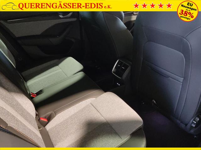 Skoda / Octavia Combi / Schwarz / / / 