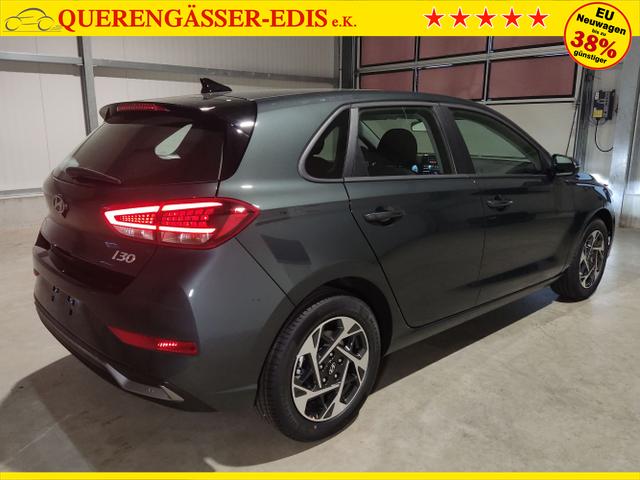 Hyundai / i30 / Grün / / / , Beispielbilder, ggf. teilweise mit Sonderausstattung