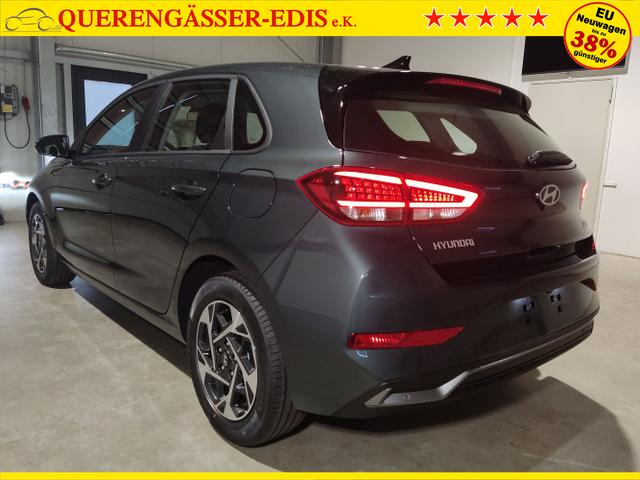 Hyundai / i30 / Grün / / / , Beispielbilder, ggf. teilweise mit Sonderausstattung