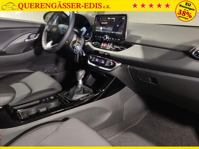 Hyundai / i30 / Grün / / / , Beispielbilder, ggf. teilweise mit Sonderausstattung