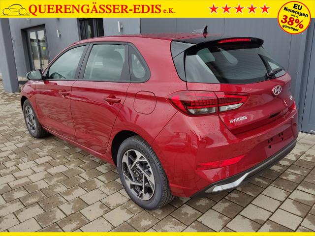 Hyundai / i30 / Rot / / / , Beispielbilder, ggf. teilweise mit Sonderausstattung