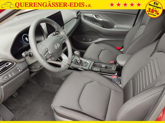 Hyundai / i30 / Rot / / / , Beispielbilder, ggf. teilweise mit Sonderausstattung