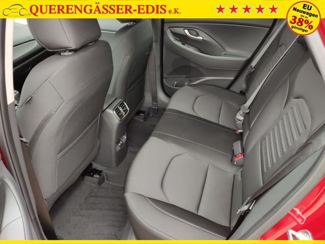 Hyundai / i30 / Rot / / / , Beispielbilder, ggf. teilweise mit Sonderausstattung