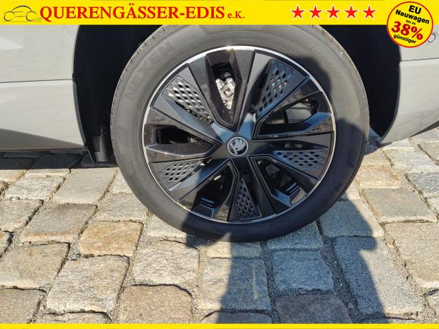 Skoda / Karoq / Grau / / / , Beispielbilder, ggf. teilweise mit Sonderausstattung