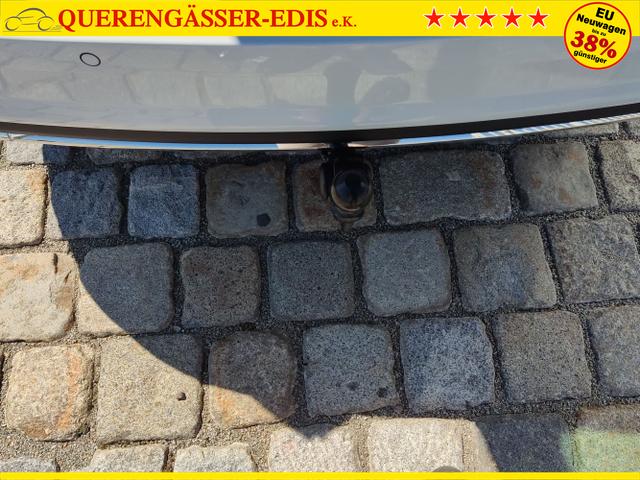 Skoda / Karoq / Weiß / / / , Beispielbilder, ggf. teilweise mit Sonderausstattung