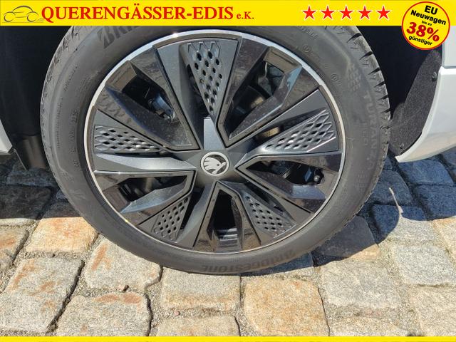 Skoda / Karoq / Weiß / / / , Beispielbilder, ggf. teilweise mit Sonderausstattung