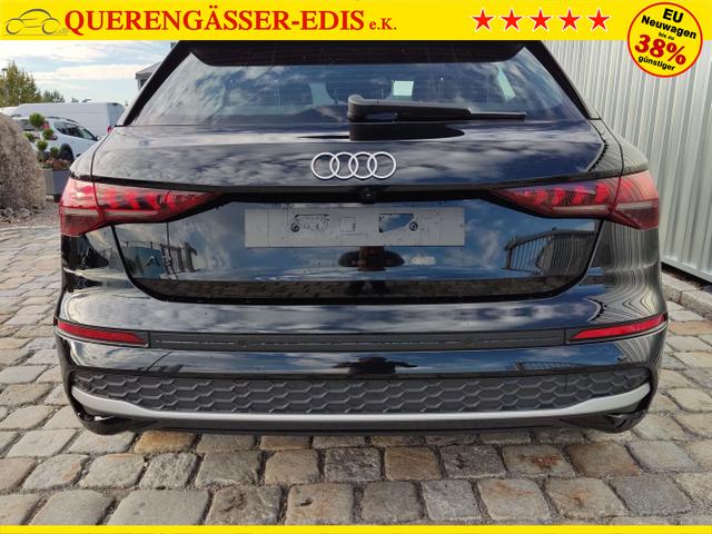 Audi / A3 Sportback / Schwarz / / / 
