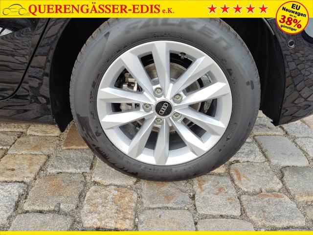 Audi / A3 Sportback / Schwarz / / / 