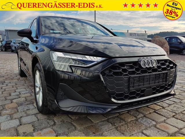 Audi / A3 Sportback / Schwarz / / / 