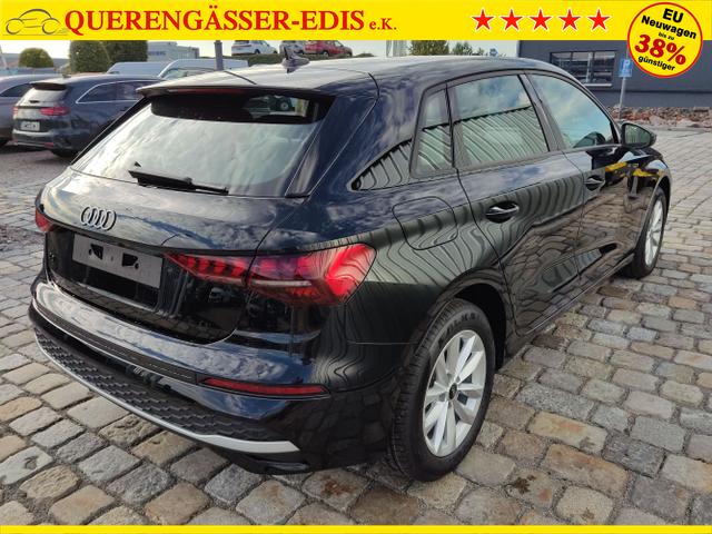 Audi / A3 Sportback / Schwarz / / / 