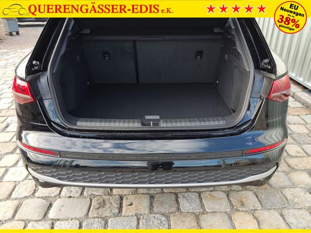 Audi / A3 Sportback / Schwarz / / / 