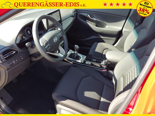 Hyundai / i30 / Rot / / / , Beispielbilder, ggf. teilweise mit Sonderausstattung