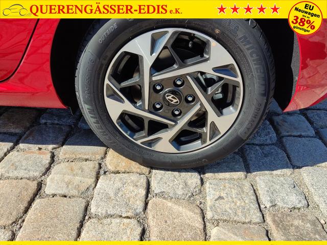 Hyundai / i30 / Rot / / / , Beispielbilder, ggf. teilweise mit Sonderausstattung