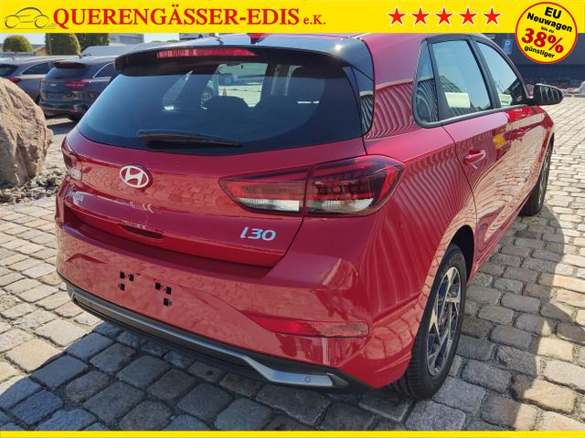 Hyundai / i30 / Rot / / / , Beispielbilder, ggf. teilweise mit Sonderausstattung