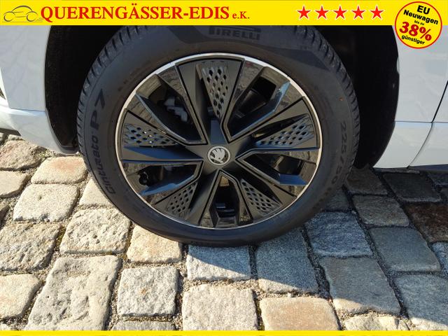 Skoda / Karoq / Weiß / / / , Beispielbilder, ggf. teilweise mit Sonderausstattung