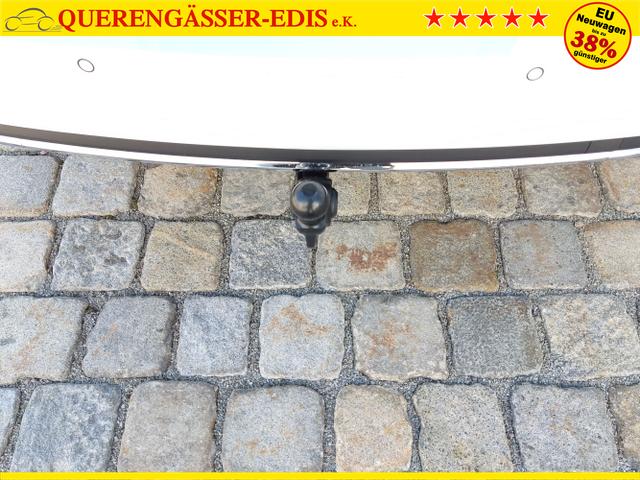 Skoda / Karoq / Weiß / / / , Beispielbilder, ggf. teilweise mit Sonderausstattung