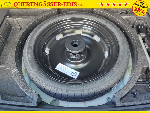 Skoda / Karoq / Weiß / / / , Beispielbilder, ggf. teilweise mit Sonderausstattung