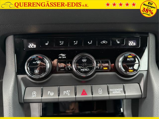 Skoda / Karoq / Blau / / / , Beispielbilder, ggf. teilweise mit Sonderausstattung