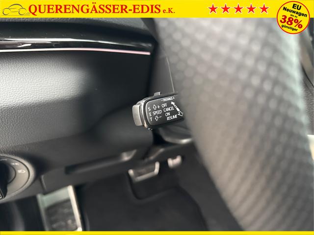 Skoda / Karoq / Blau / / / , Beispielbilder, ggf. teilweise mit Sonderausstattung