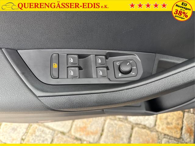 Skoda / Karoq / Schwarz / / / , Beispielbilder, ggf. teilweise mit Sonderausstattung