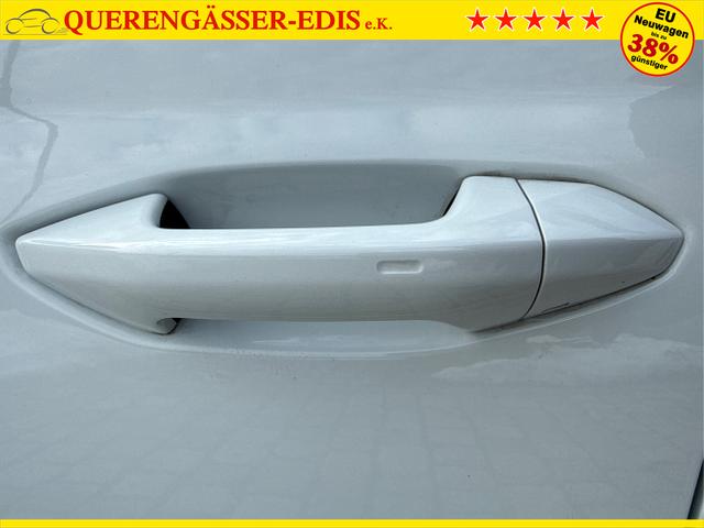 Skoda / Octavia Combi / Wei&szlig; / / / , Beispielbilder, ggf. teilweise mit Sonderausstattung