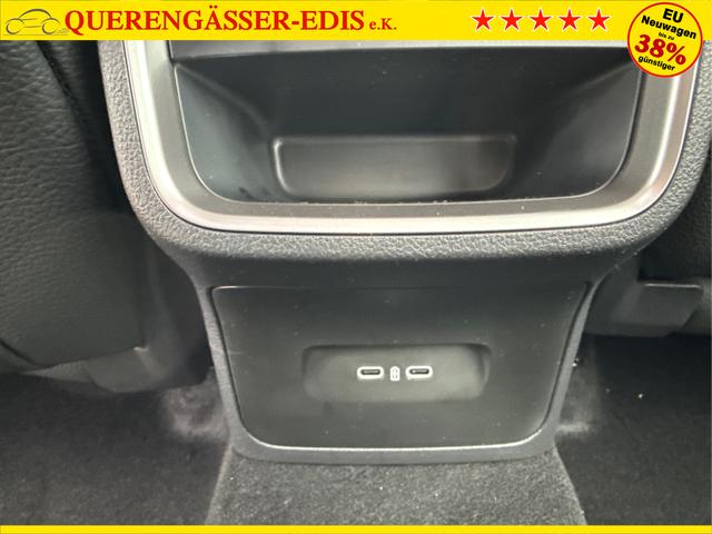Skoda / Octavia Combi / Wei&szlig; / / / , Beispielbilder, ggf. teilweise mit Sonderausstattung