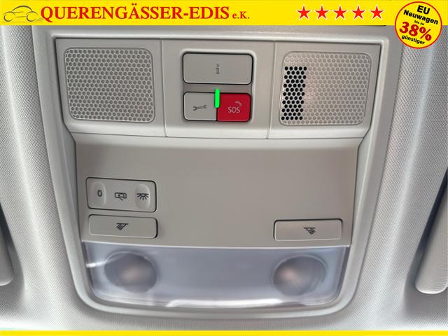 Skoda / Karoq / Blau / / / 