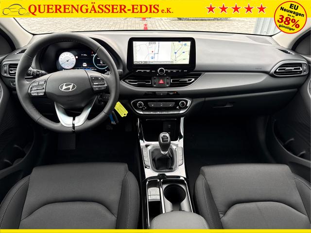 Hyundai / i30 / Grau / / / 