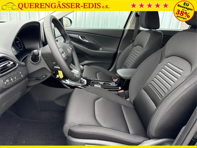 Hyundai / i30 / Schwarz / / / 