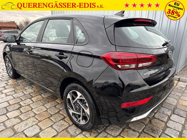 Hyundai / i30 / Schwarz / / / 