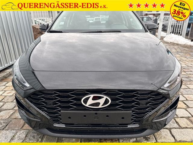 Hyundai / i30 / Schwarz / / / 