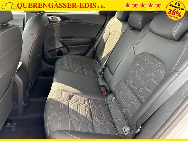 Kia / Ceed / Silber / / / 